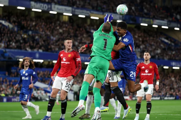 Chelsea Stunned at Home: Cunha’s Ruthless Strike Fires Manchester United Into Top-Three Control