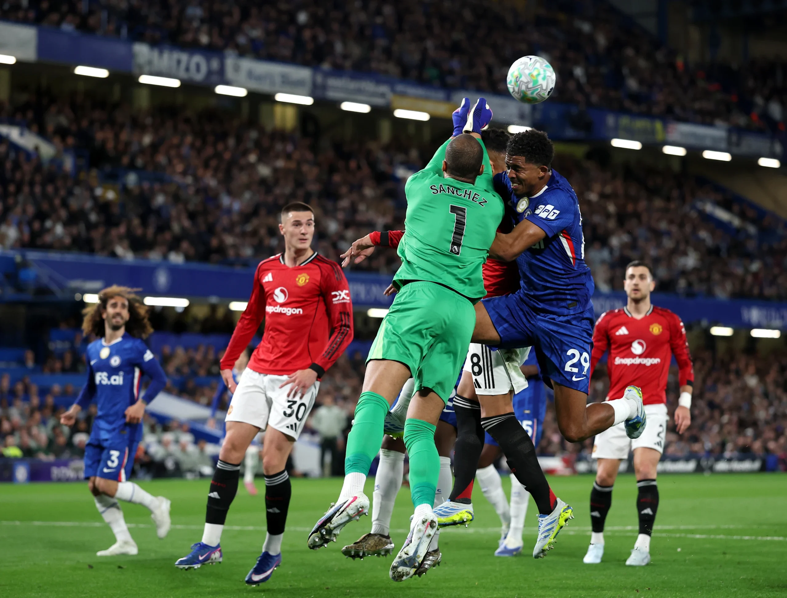 Manchester United Crushes Doubts: Bruno Fernandes Near Historic Record as UCL Return Moves Within Reach