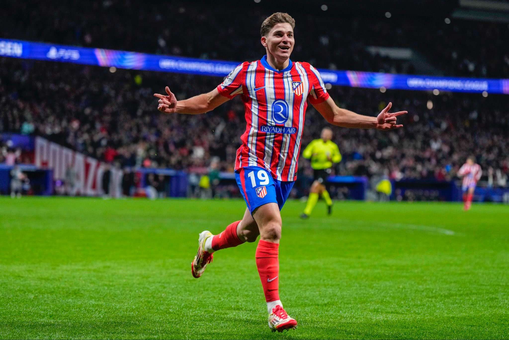 Barcelona Transfer Surprise: Can They Land Julian Alvarez & Alessandro Bastoni?