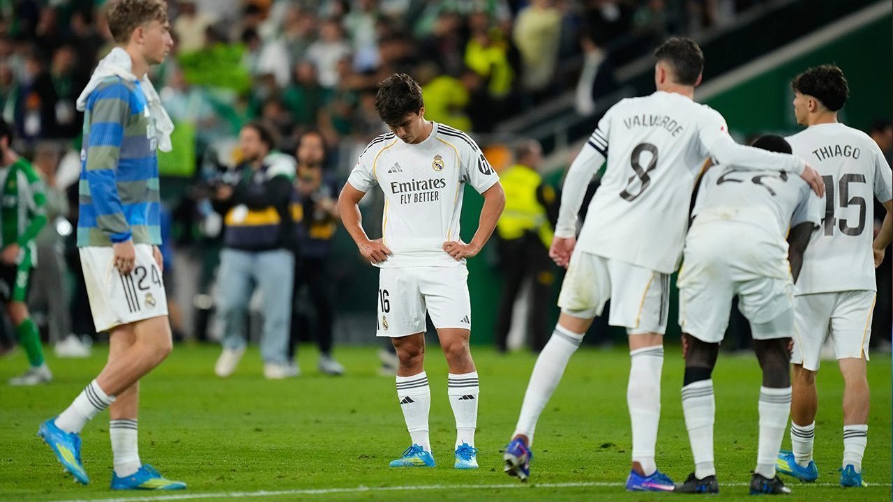 Shocking 90+4 Minutes! Real Madrid’s Title Dreams on the Verge of Destruction After Bellerin’s Last-Minute Goal