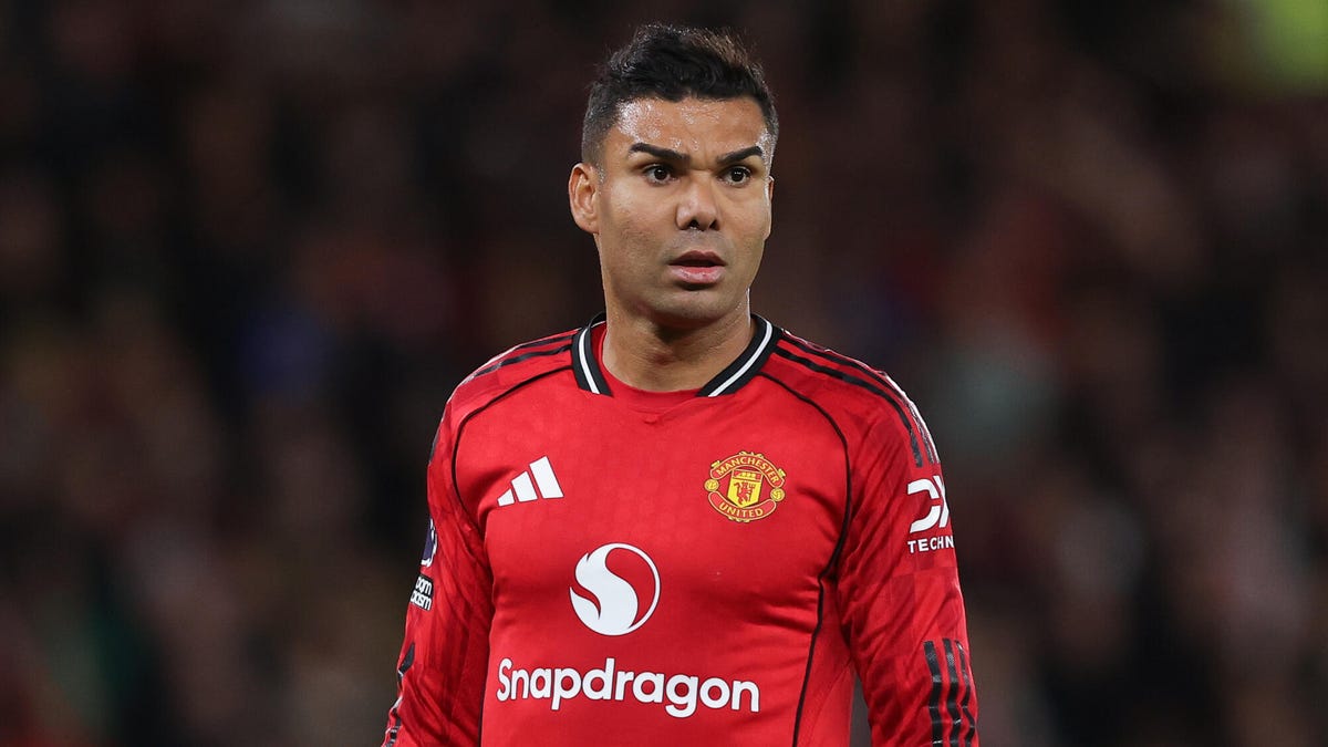 Chelsea and Manchester United Clash in Pivotal Premier League Showdown