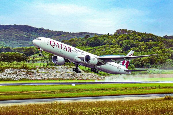 Qatar Airways Resumes Flights to Auckland with New Route