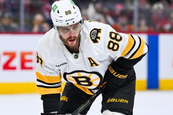 Sabres Coach Ruff Targets Bruins’ Pastrnak, Geekie in Playoffs