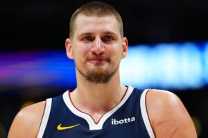Timberwolves Plan Physical ‘Fight’ Against Jokic in Playoffs