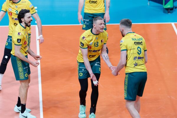 Zawiercie Dominates Lublin in PlusLiga Finals Opener