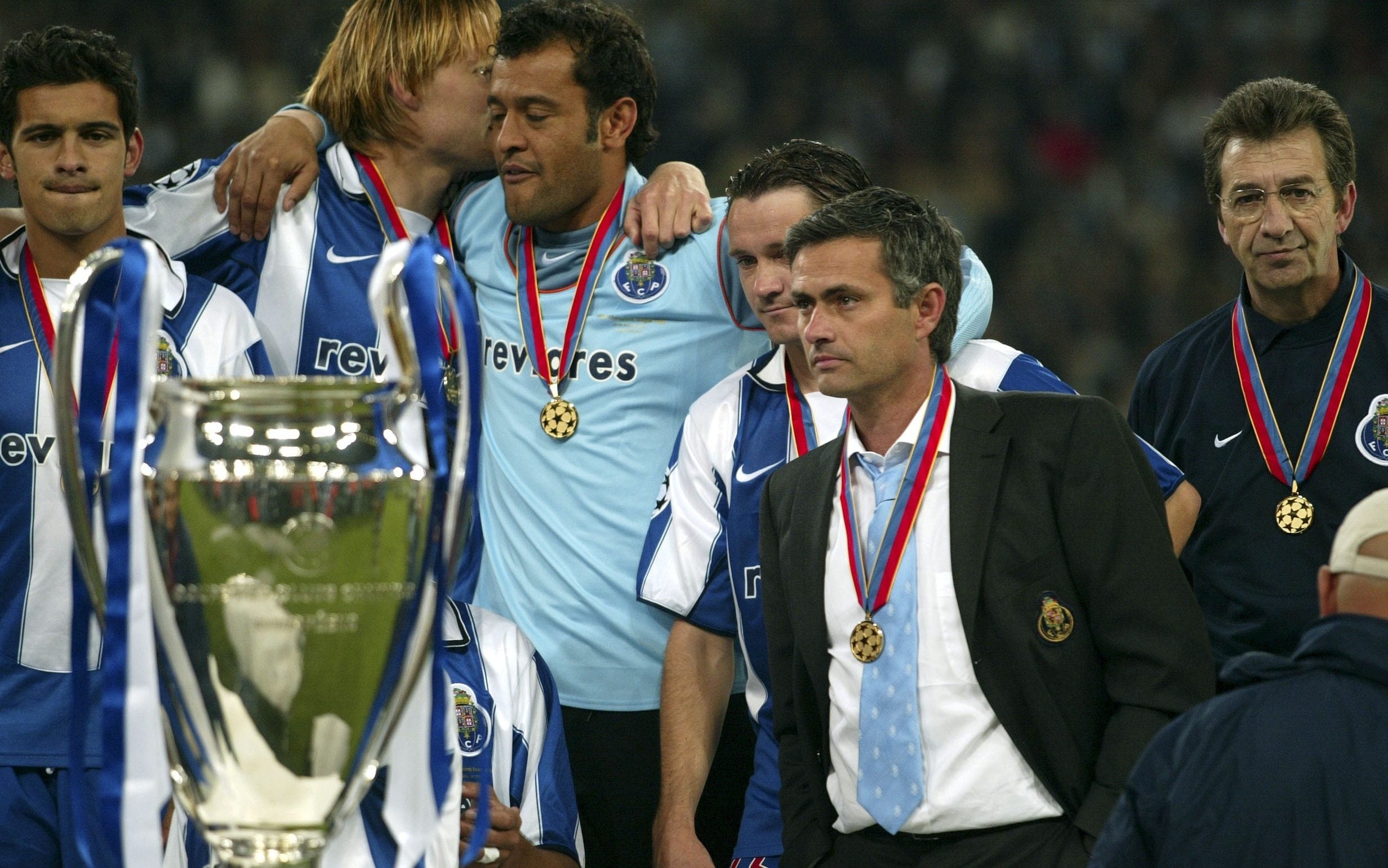 Jose Mourinho Porto Champions League 2004 trophy celebration