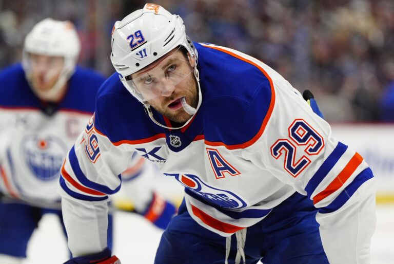 Edmonton Oilers Lead 4-1 After Kreider’s Hit on Draisaitl