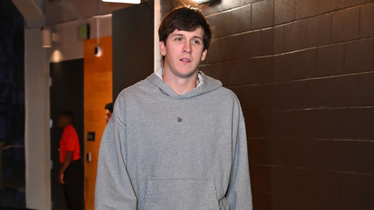 Lakers' Austin Reaves Returns in Game 5 vs. Rockets