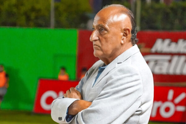 Pablo Centrone Resigns as Guastatoya Coach Before Key Match